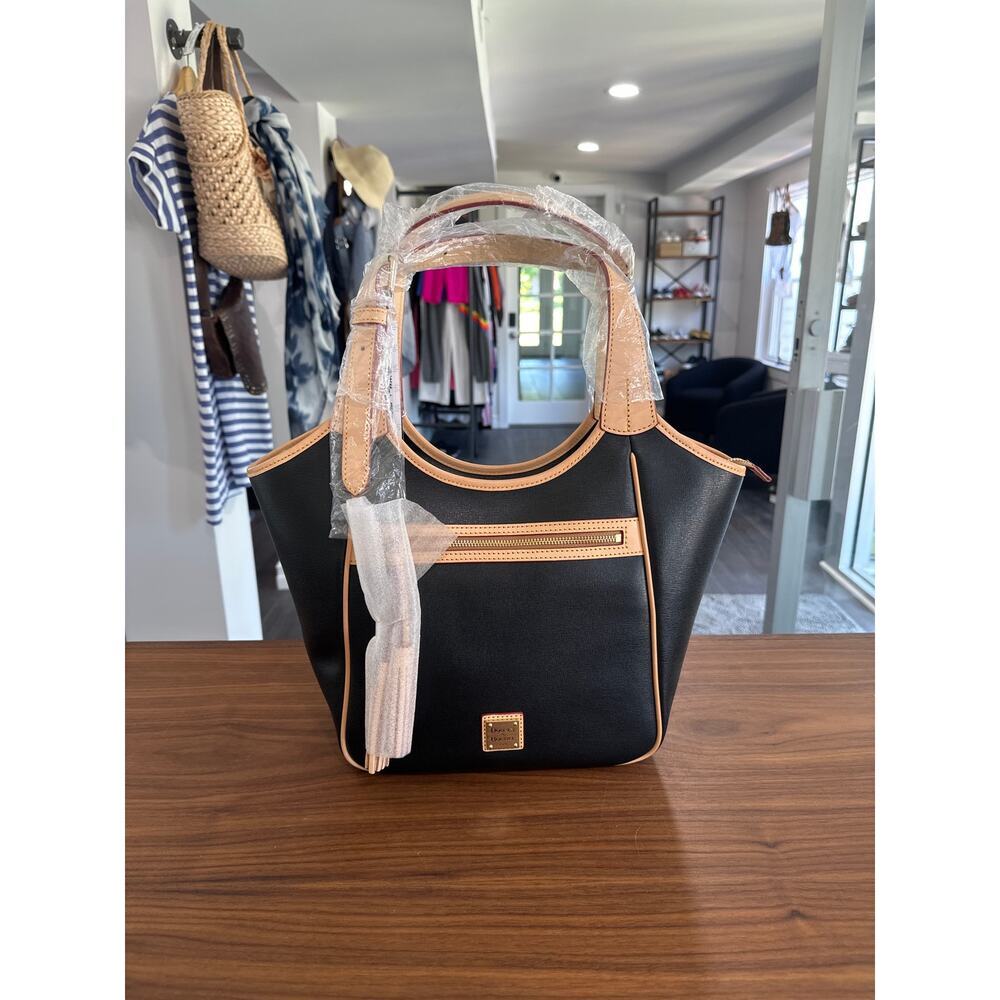 NWT Dooney & Bourke Maddie Purse Bag